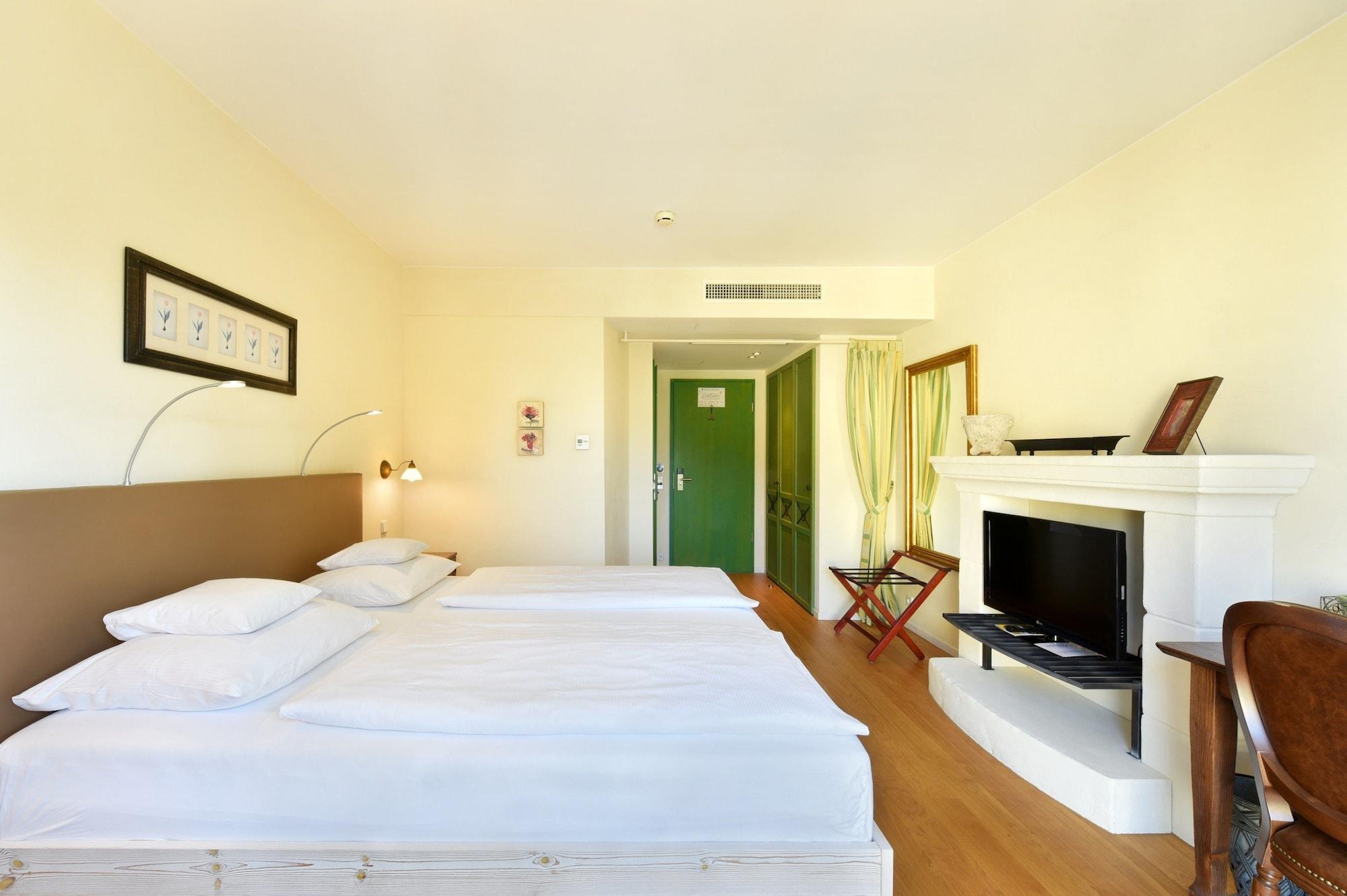 Hotel Hirschen In Freiburg-Lehen Экстерьер фото
