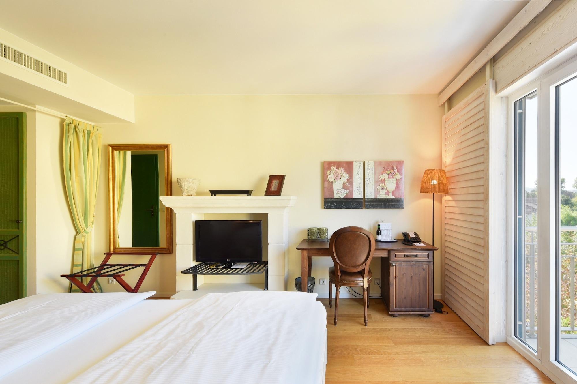 Hotel Hirschen In Freiburg-Lehen Экстерьер фото
